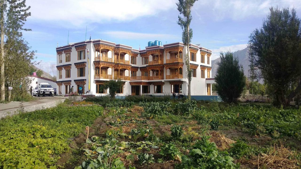 Отель Hunder Residency Лех Экстерьер фото