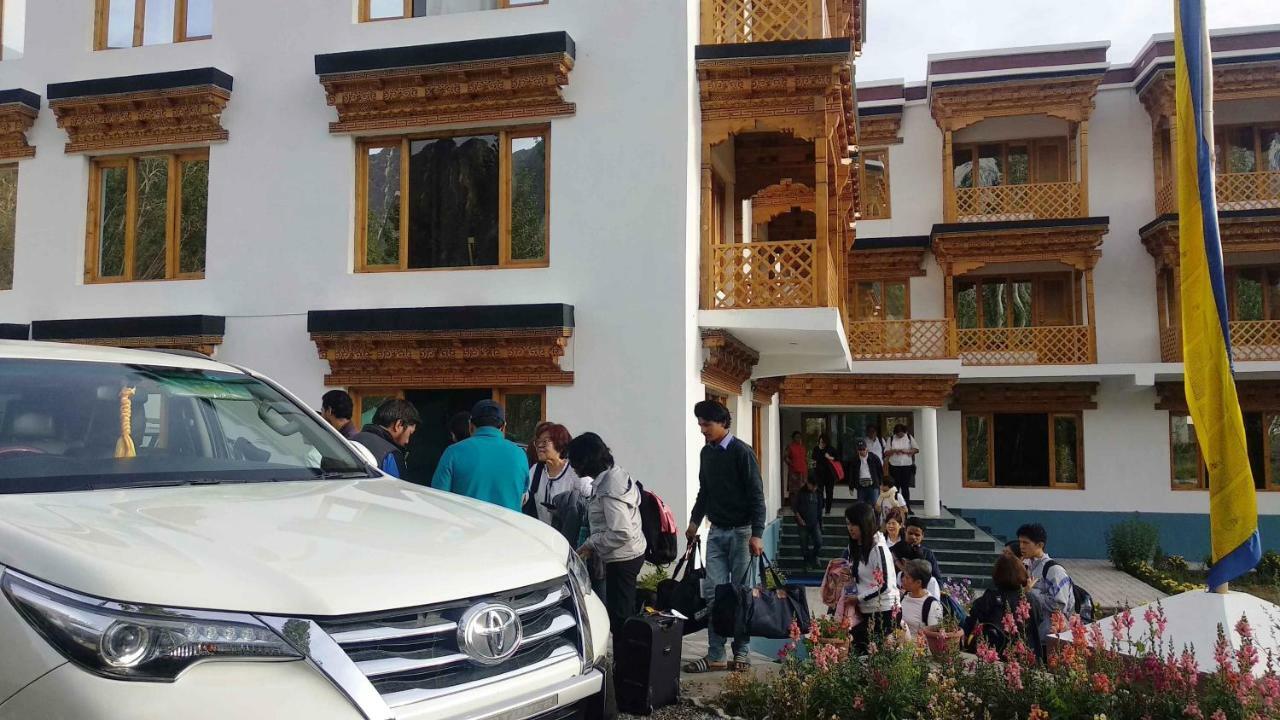 Отель Hunder Residency Лех Экстерьер фото