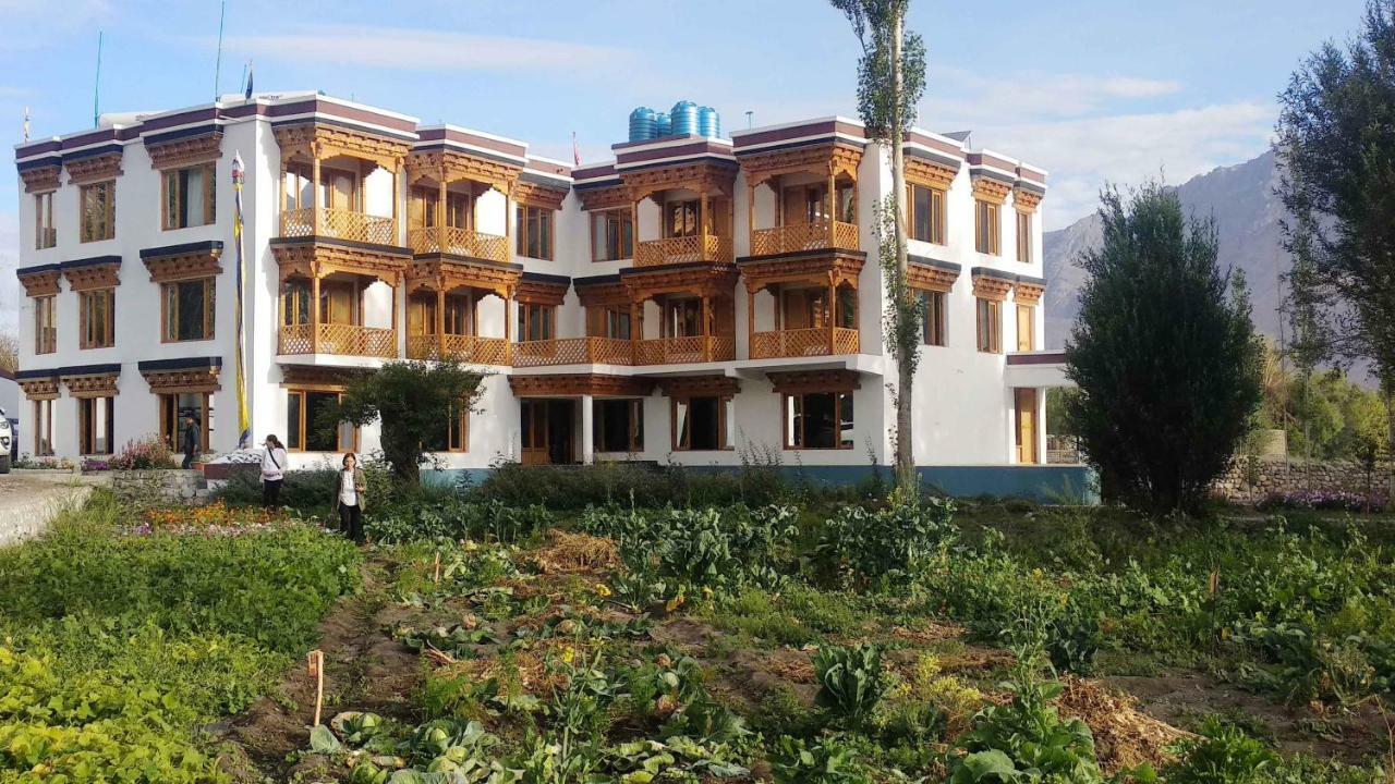 Отель Hunder Residency Лех Экстерьер фото