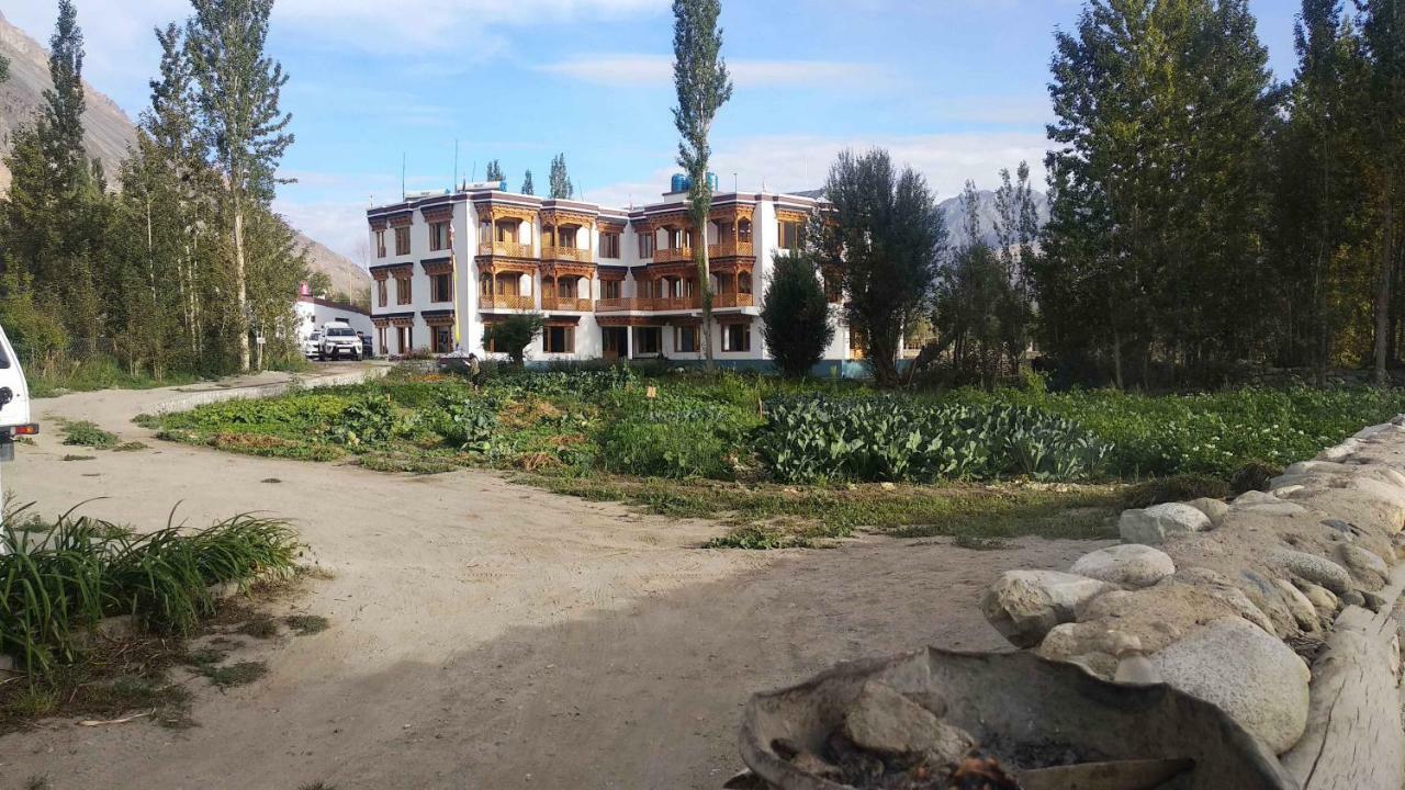 Отель Hunder Residency Лех Экстерьер фото