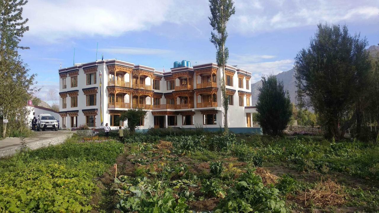 Отель Hunder Residency Лех Экстерьер фото
